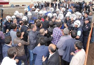 1'i polis 2 kişi yaralandı